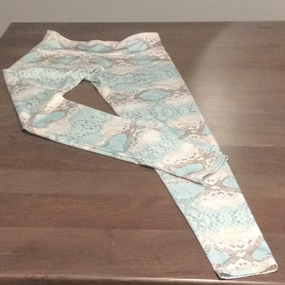Onzie Snake print Yoga Leggings Sz S/M - Picture 2 of 8